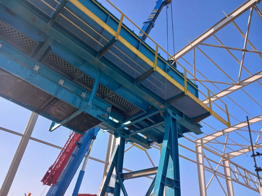 Mechanical sorting equipment installation at the Belqas waste recycling plant